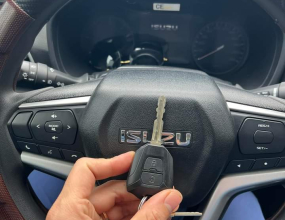 Làm chìa khoá xe Isuzu 
