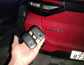 Làm khoá xe Toyota Raize
