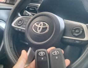 Chìa khoá xe Toyota Veloz 